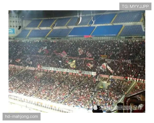 聚焦圣西罗南看台:抗议格雷泽家族的横幅如何在社媒引爆话题